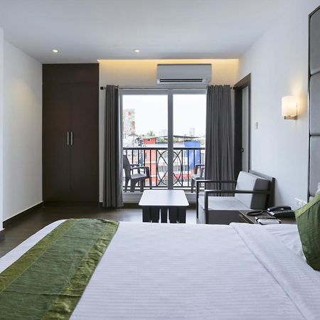 Hotel Crown Suites Kochi Εξωτερικό φωτογραφία