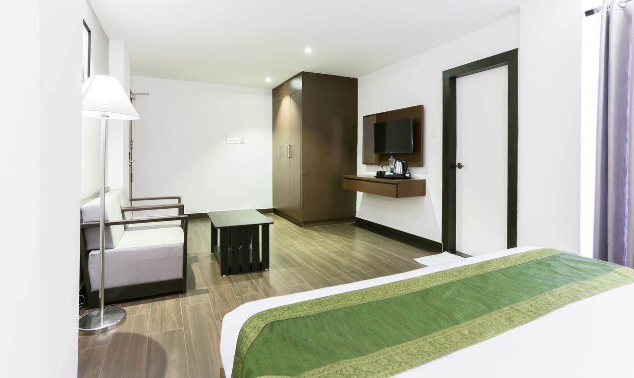 Hotel Crown Suites Kochi Εξωτερικό φωτογραφία
