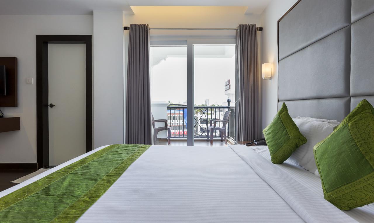 Hotel Crown Suites Kochi Εξωτερικό φωτογραφία