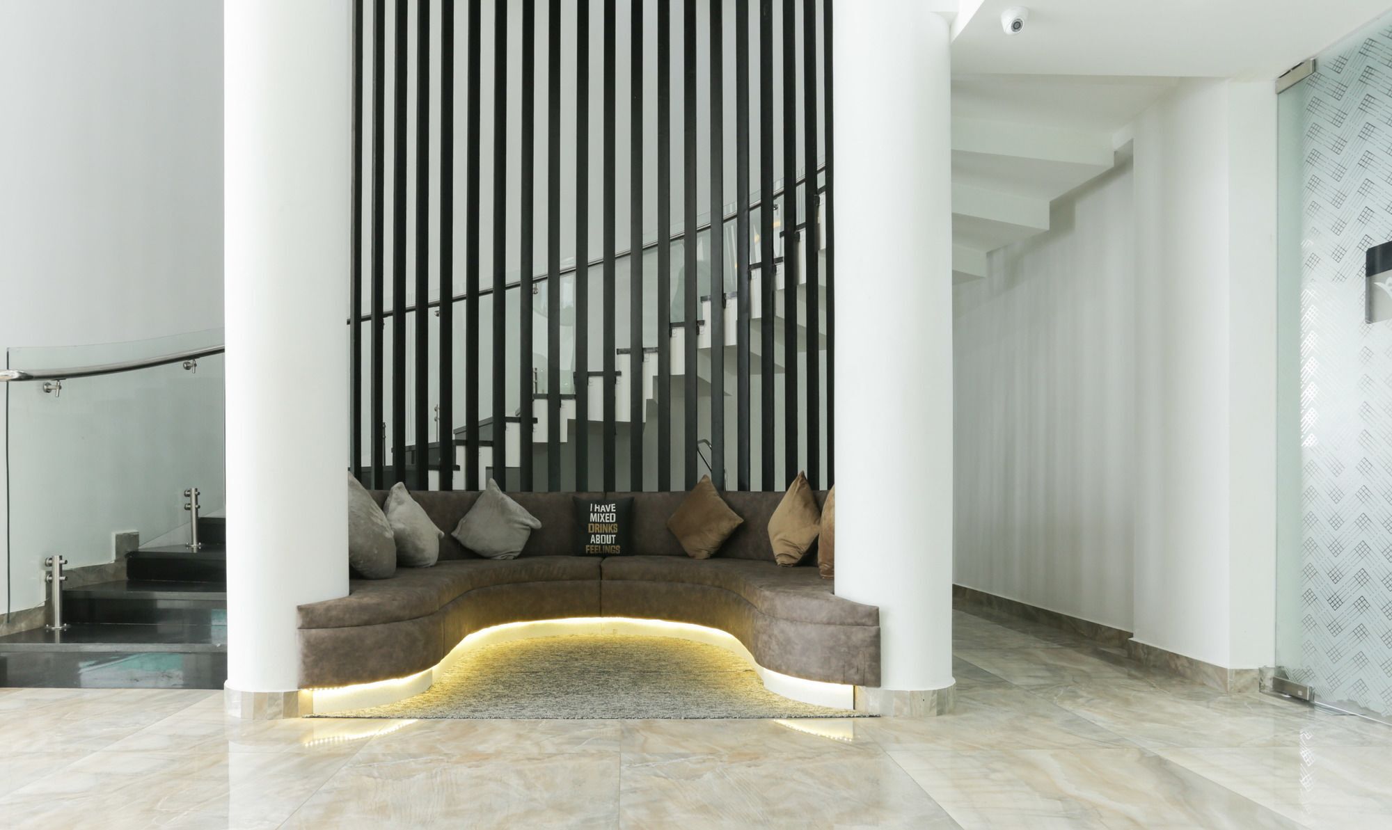 Hotel Crown Suites Kochi Εξωτερικό φωτογραφία