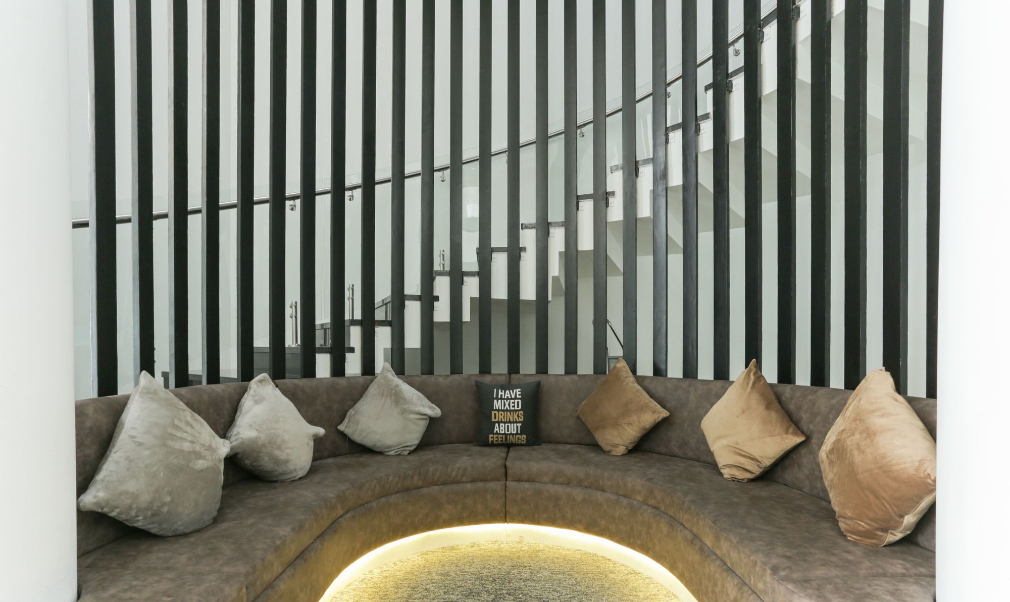 Hotel Crown Suites Kochi Εξωτερικό φωτογραφία