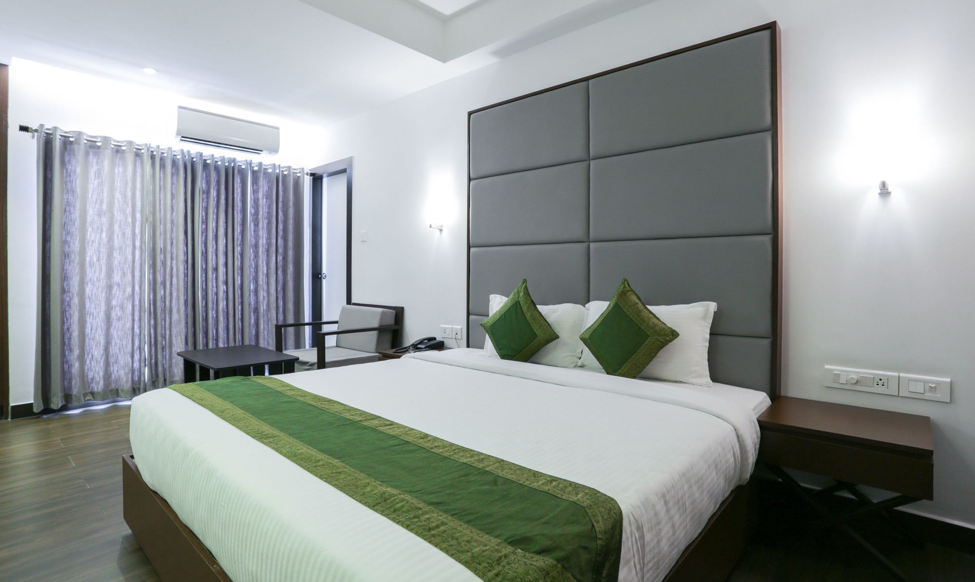 Hotel Crown Suites Kochi Εξωτερικό φωτογραφία